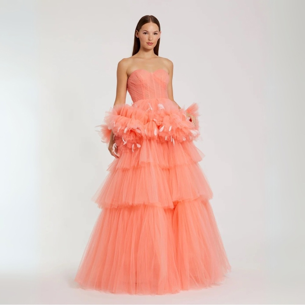 Mac Duggal Coral Strapless Sweetheart Tulle Gown w. Feather Detail 20572 size 2